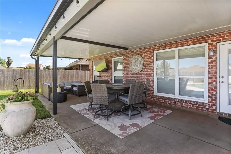 2688 Acadiana Trce, Marrero, LA 70072 22 Photos Movoto