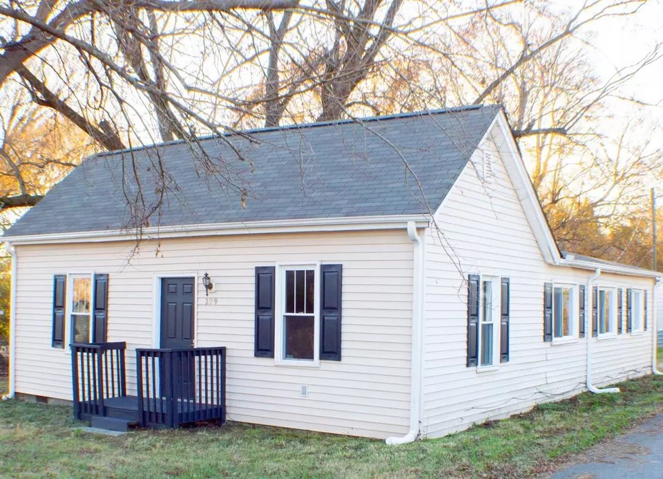 209 5th St, Gaffney, SC 29340 18 Photos Movoto