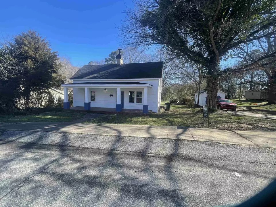 502 6th St, Gaffney, SC 29340 14 Photos Movoto