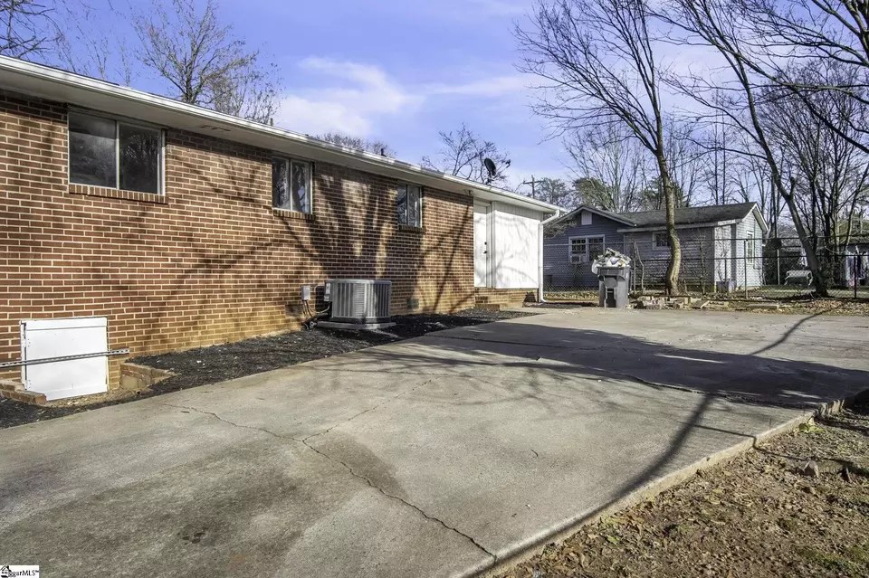 405 Agnew Rd, Greenville, SC 29617 31 Photos Movoto