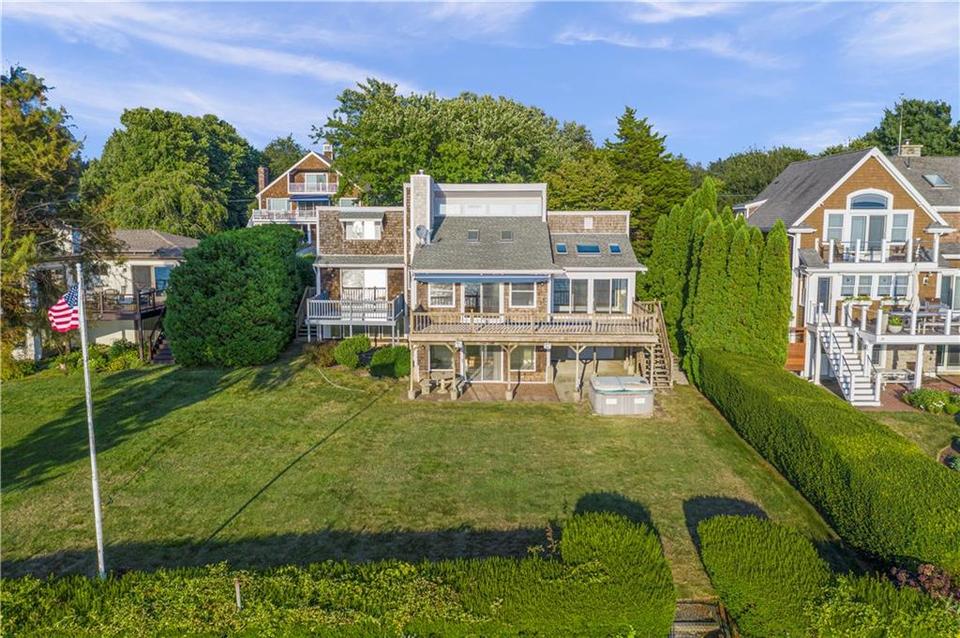 19 Seaside Dr, Jamestown, RI 02835 33 Photos Movoto