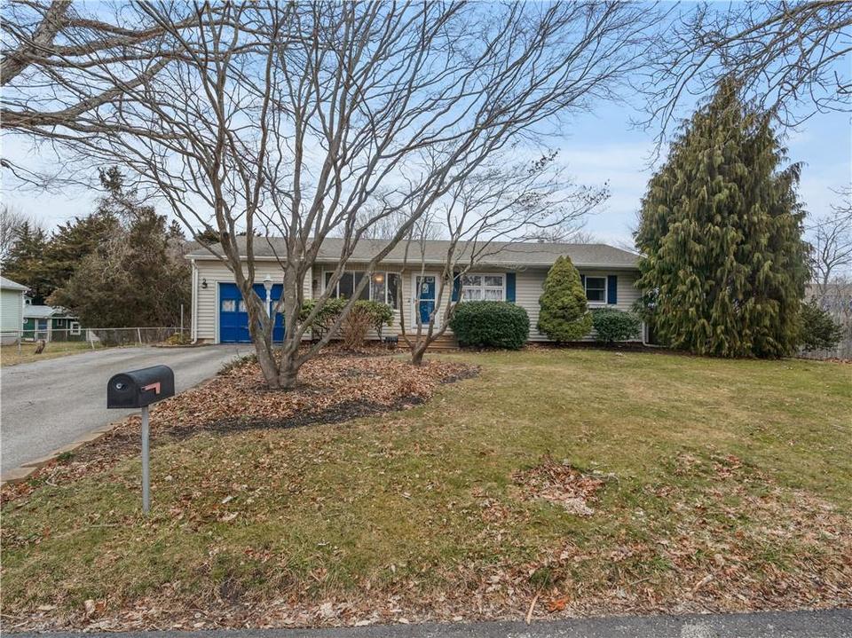 46 Ridgeway Dr, Warren, RI 02885 22 Photos MLS 1303971 Movoto