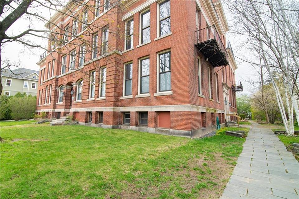 101 Regent Ave 4, Providence, RI 02908 37 Photos MLS 1308413 Movoto