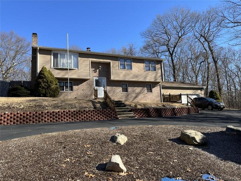 206 Ridge Rd, Smithfield, RI 02917 28 Photos Movoto