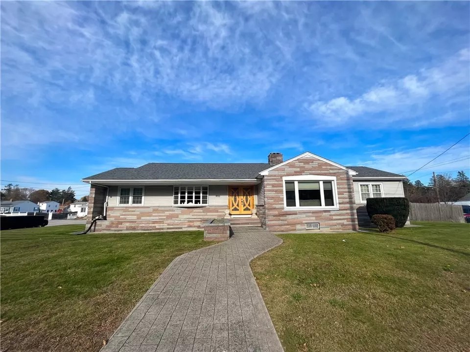 993 Hartford Ave, Johnston, RI 02919 25 Photos Movoto