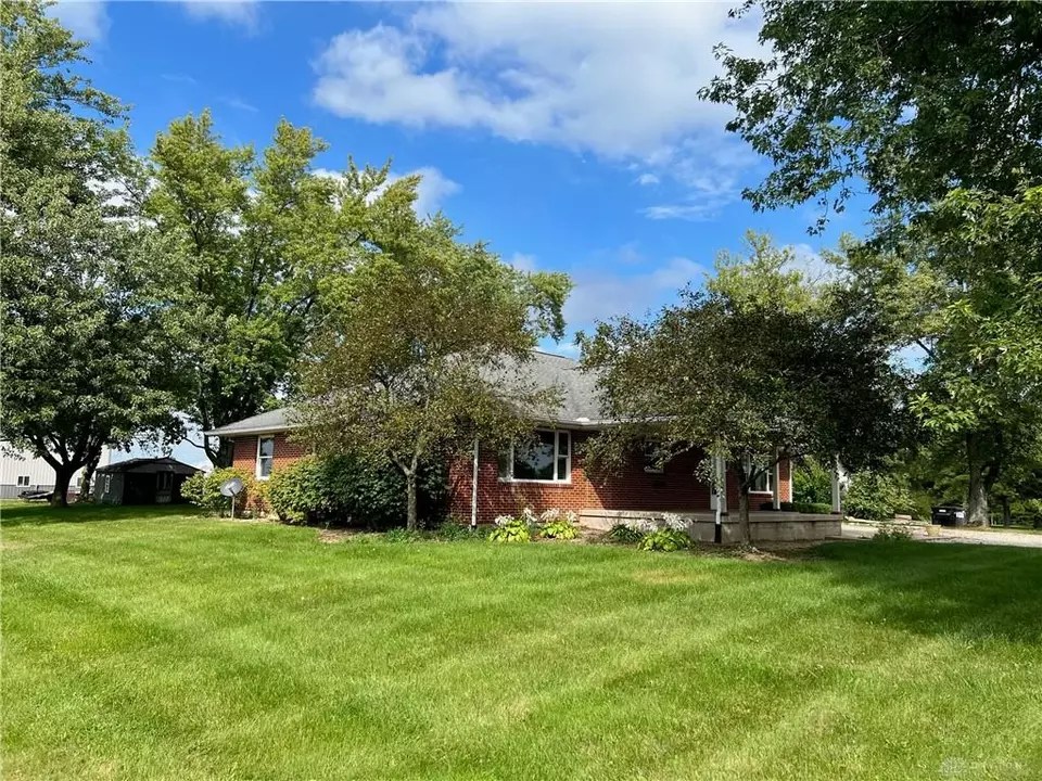 15951 Schoolhouse Rd, Brookville, OH 45309 51 Photos Movoto