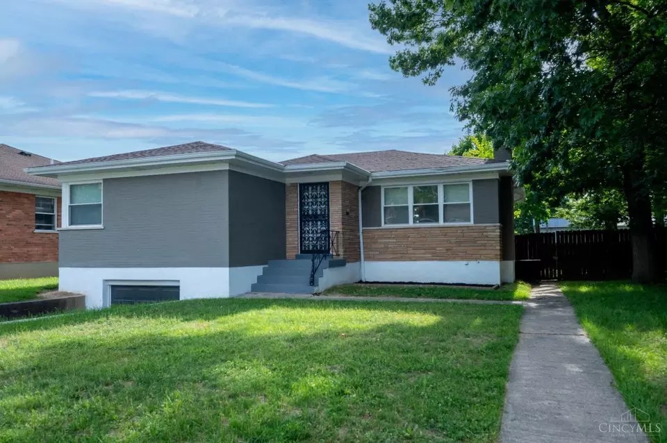 6141 Tahiti, Cincinnati, OH 45224 33 Photos Movoto