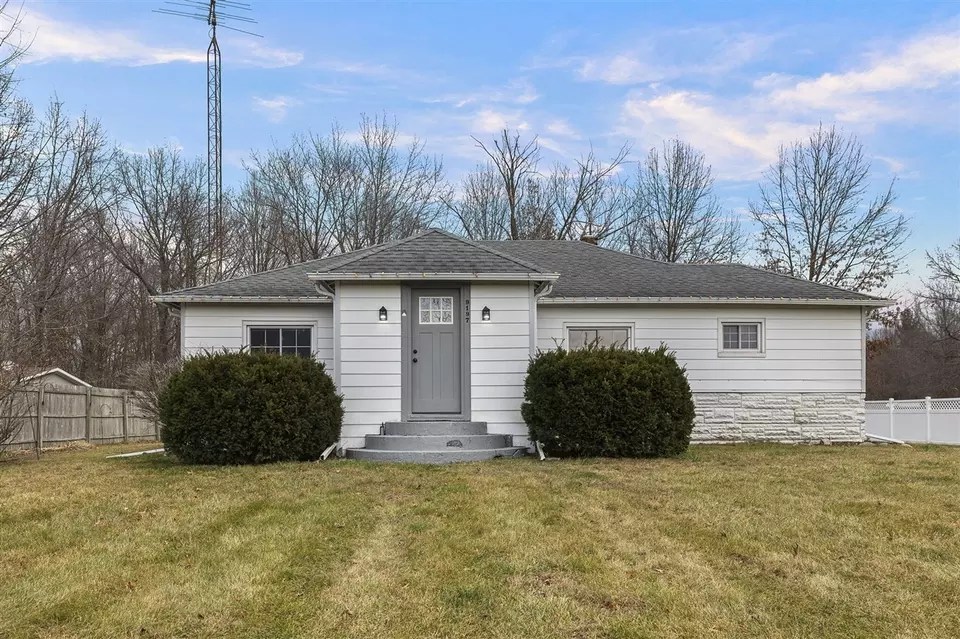 9197 California, Bridgman, MI 49106 25 Photos Movoto