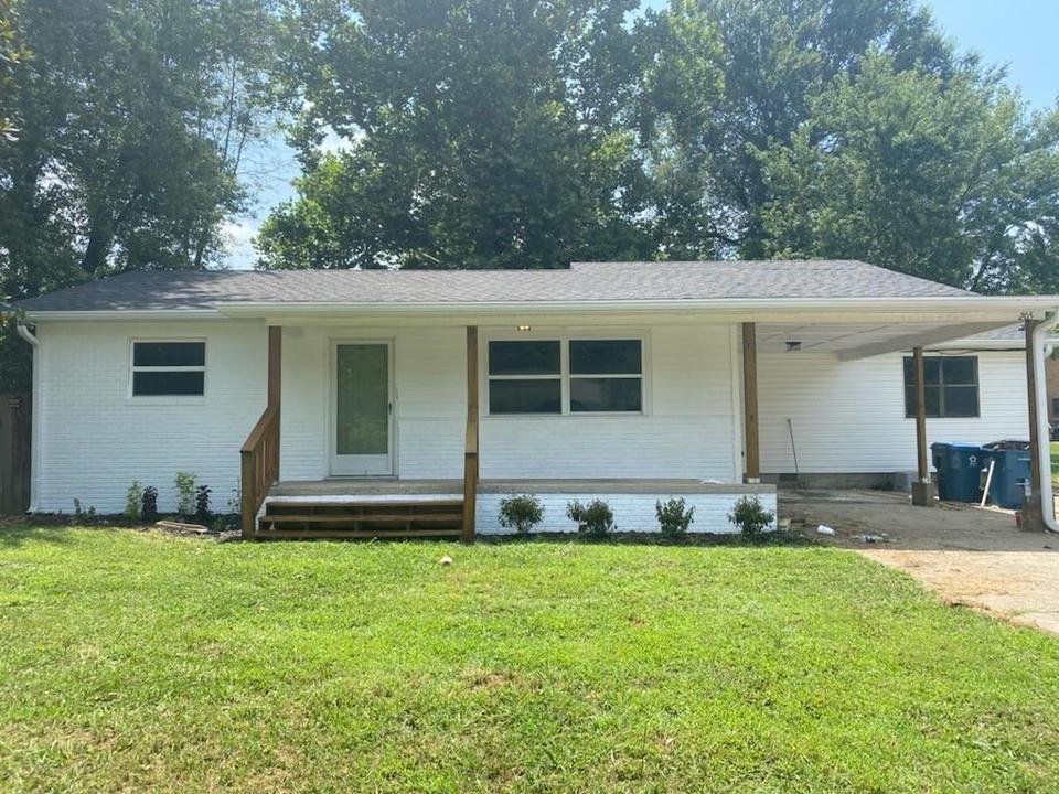 205 SEl Paso St, Gravette, AR 72736 2 Photos MLS 1193074 Movoto