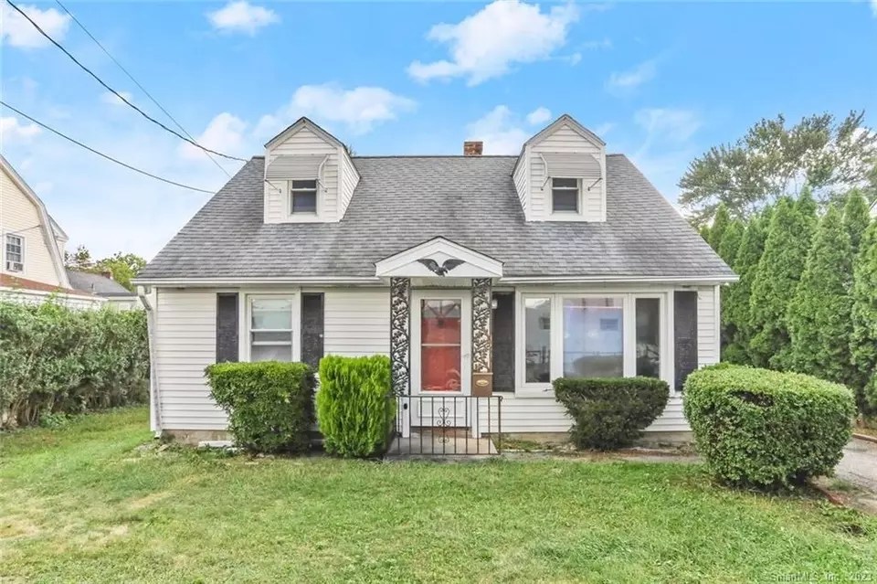 209 Lawn Ave, Stamford, CT 06902 18 Photos Movoto