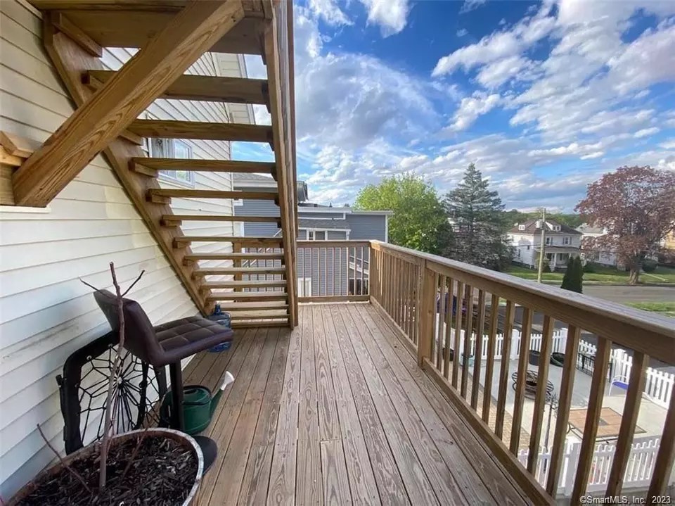 17 Mallory St, Danbury, CT 06810 20 Photos Movoto