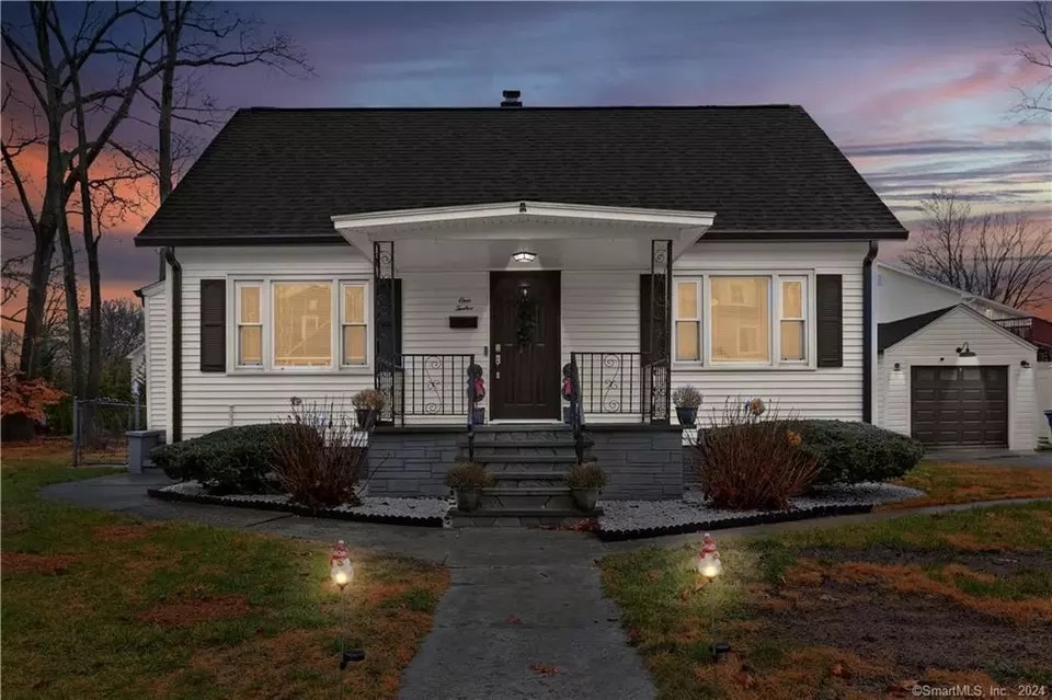 112 Glenbrook Rd, Bridgeport, CT 06610 37 Photos Movoto