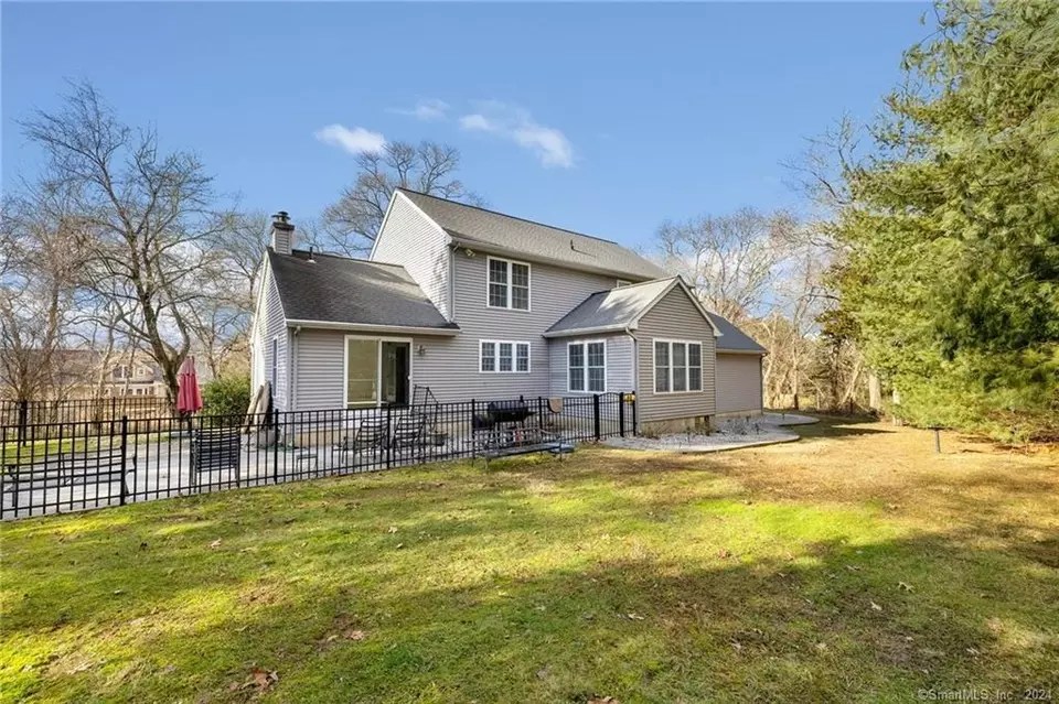 257 Elm St, Stonington, CT 06378 40 Photos Movoto