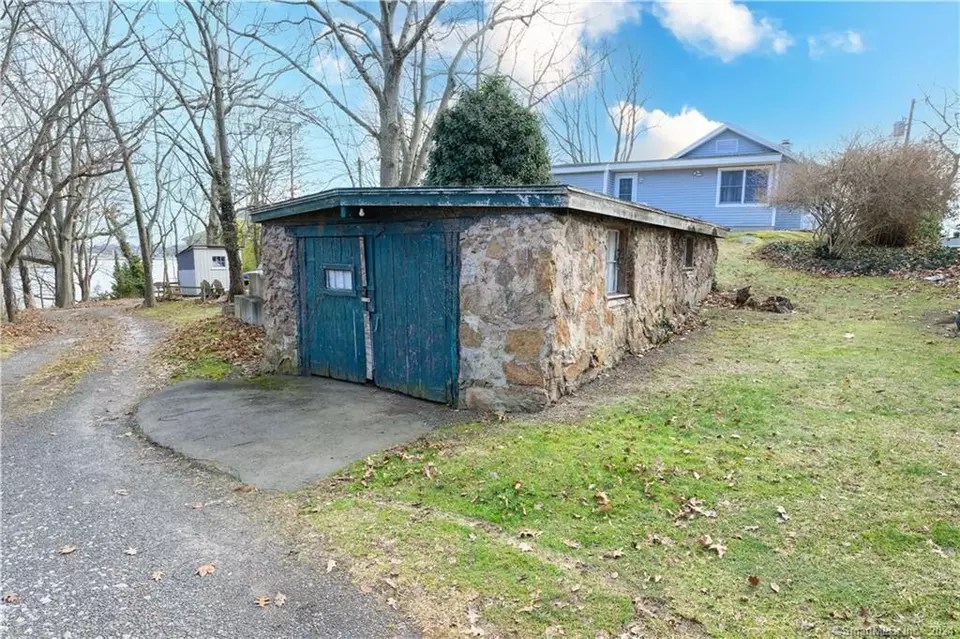 22 Brocketts Point Rd, Branford, CT 06405 18 Photos Movoto