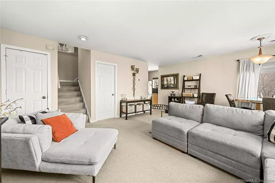 6 Golden Hill Rd 10, Danbury, CT 06811 15 Photos Movoto