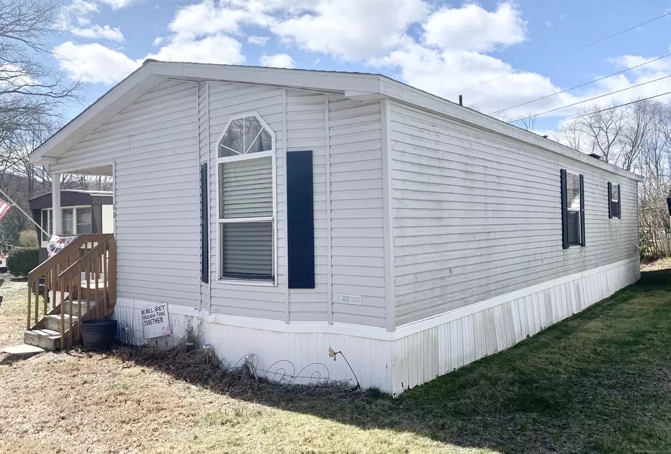 108 Clark Rd TRLR 60, Naugatuck, CT 06770 18 Photos Movoto