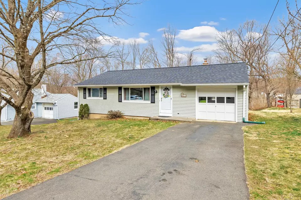 67 Andrasko Rd, Beacon Falls, CT 06403 36 Photos Movoto