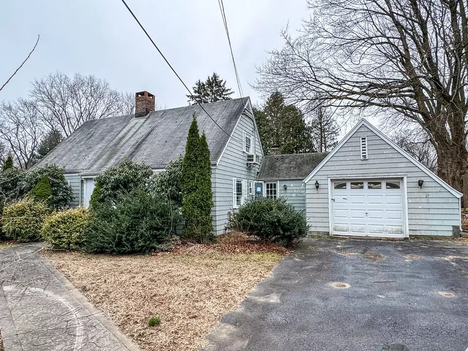 192 Hilltop Cir, Trumbull, CT 06611 13 Photos Movoto