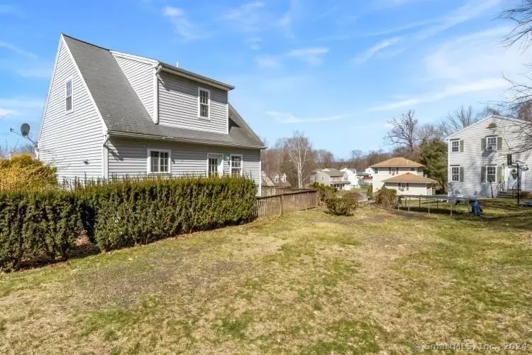 10 Sorrel Rd 10, Waterbury, CT 06704 17 Photos Movoto