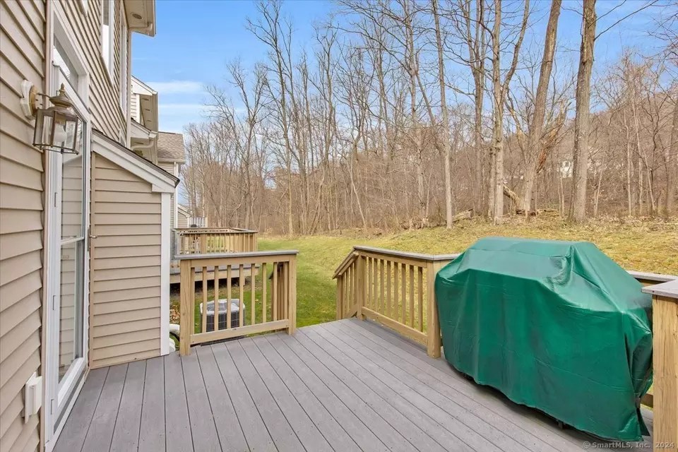 21 Iris Way, Berlin, CT 06037 28 Photos Movoto