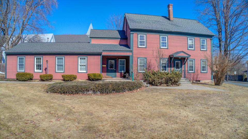 7 High St, North Berwick, ME 03906