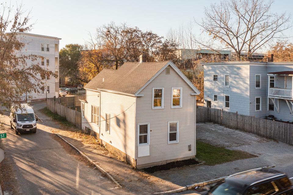 257 Lincoln St, Lewiston, ME 04240 32 Photos MLS 1515008 Movoto