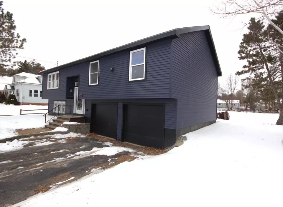 148 Lancaster Ave, Bangor, ME 04401 34 Photos Movoto