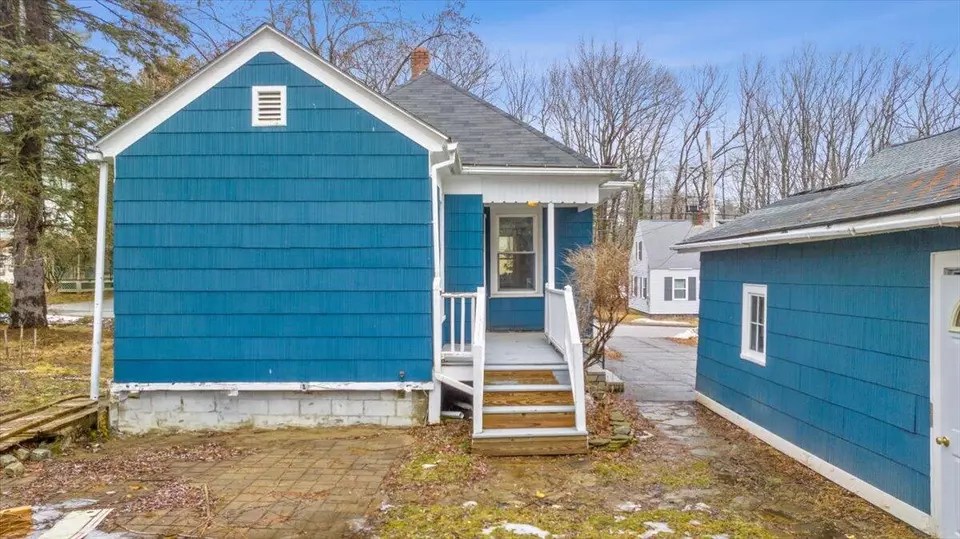 112 Field Ave, Auburn, ME 04210 40 Photos Movoto