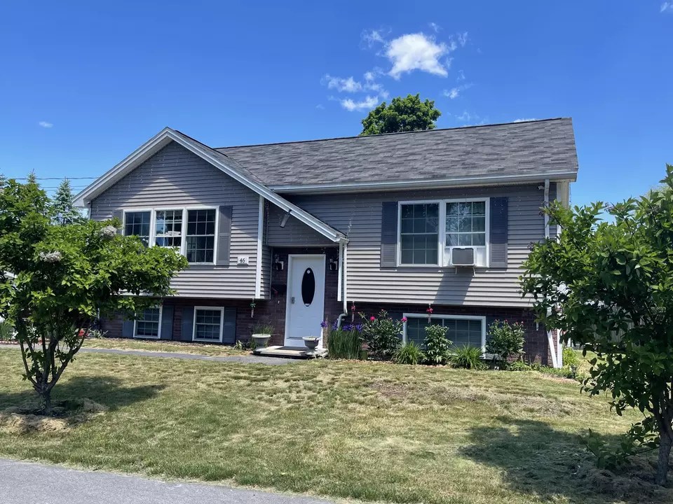 46 Wadsworth Ave, Westbrook, ME 04092 28 Photos Movoto