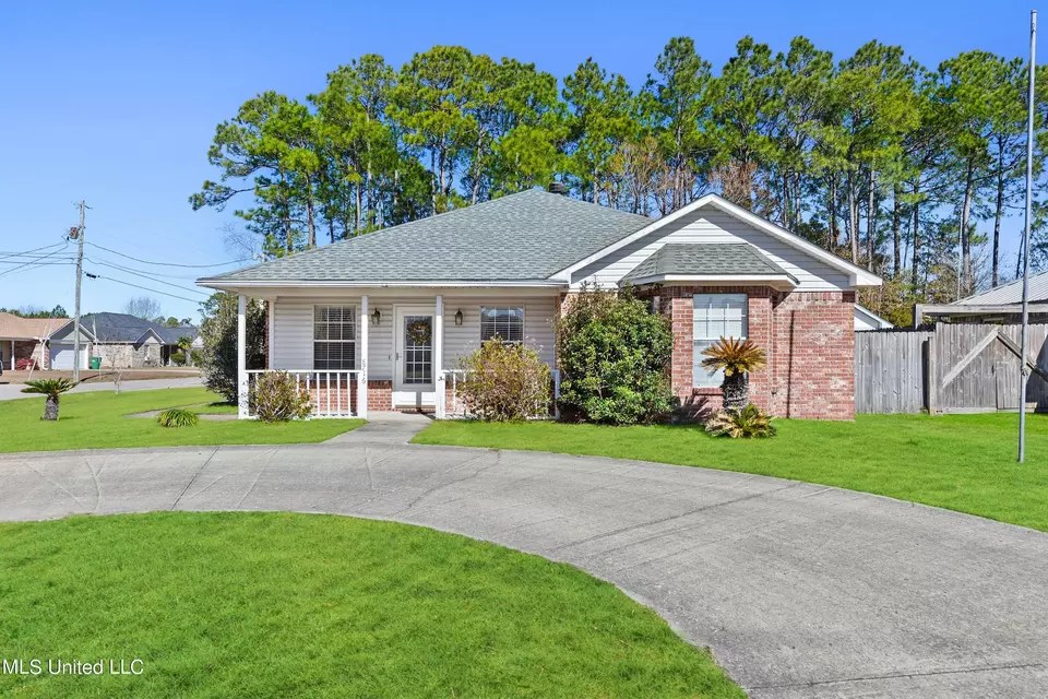 8716 Marina Ave, Ocean Springs, MS 39564 22 Photos Movoto