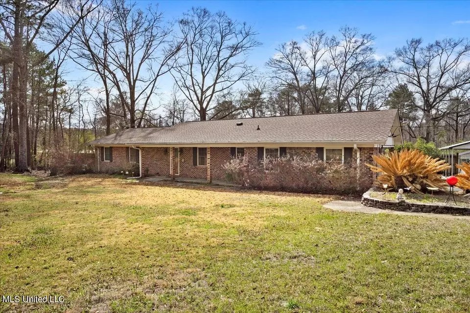 11 Giles Dr, Laurel, MS 39443 32 Photos Movoto