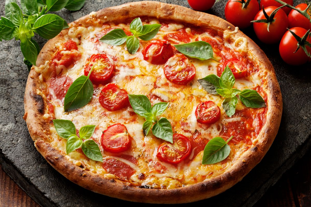 How To Not Burn Basil on Pizza? Piaci Pizza