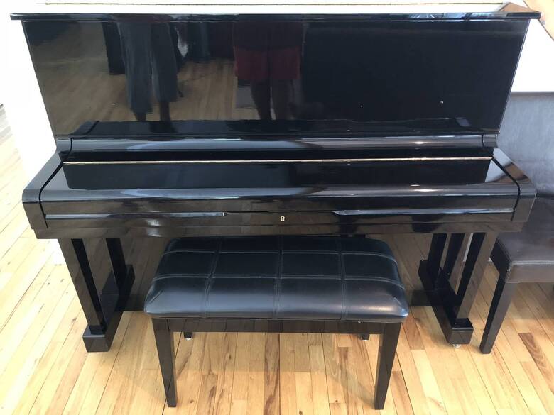 *SOLD* Mint Condition Otto Altenburg Upright Piano Piano for sale