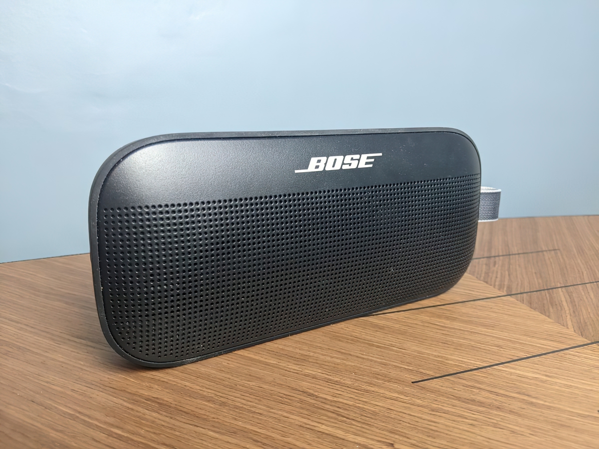 Test Bose SoundLink Flex une mini enceinte baroudeuse aux basses soignées