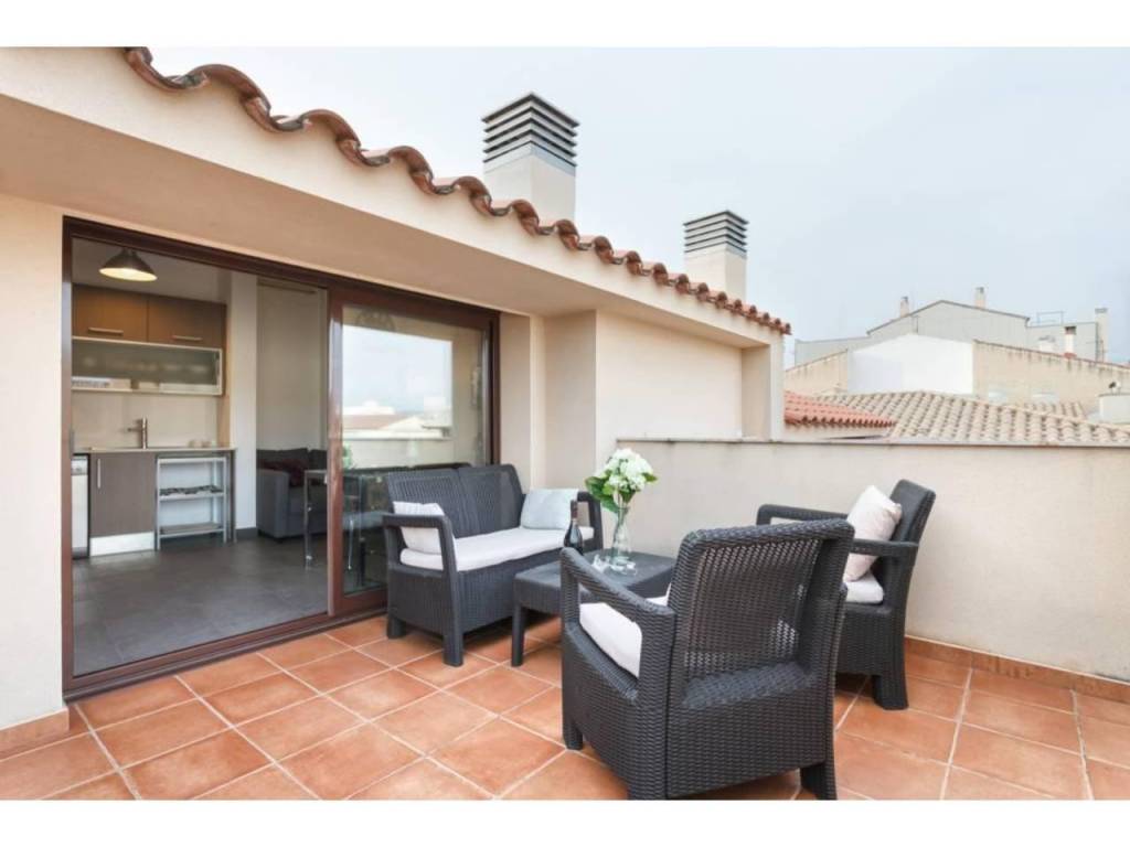 Alquiler Piso Mataró. Piso de dos habitaciones en Calle Riera. Buen