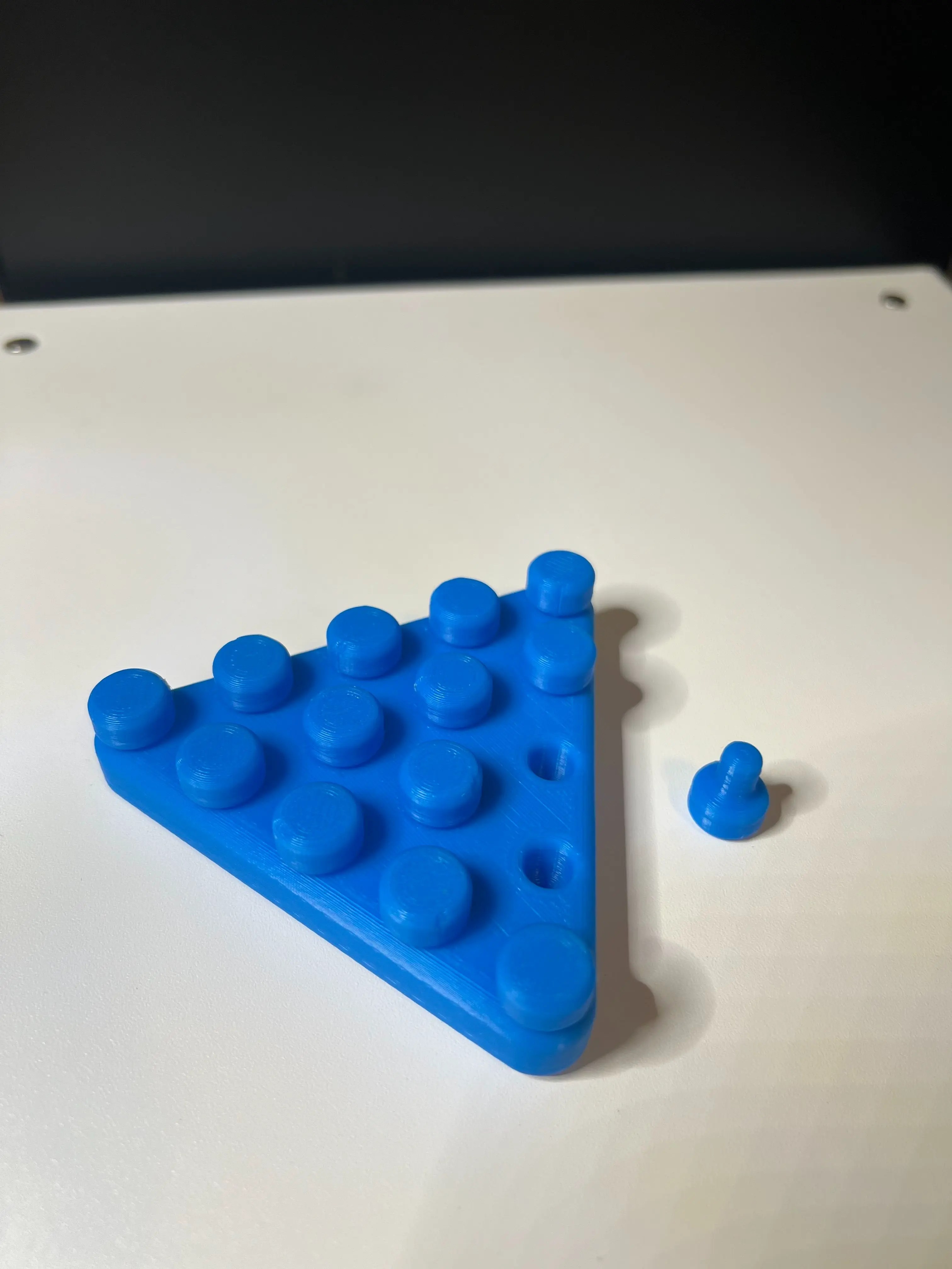 Jumping Peg puzzle Game! 3D models download Creality Cloud