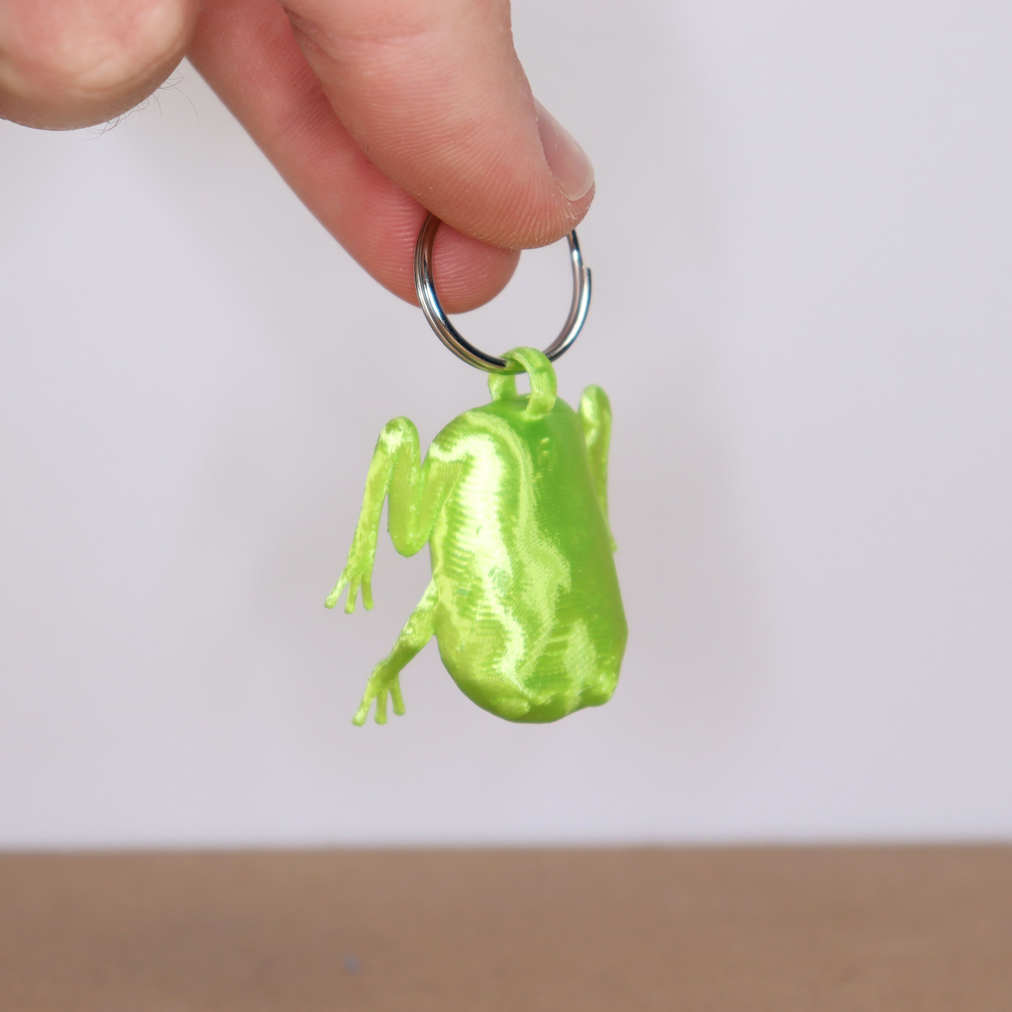 Green tree frog keychain 3D models download Creality Cloud