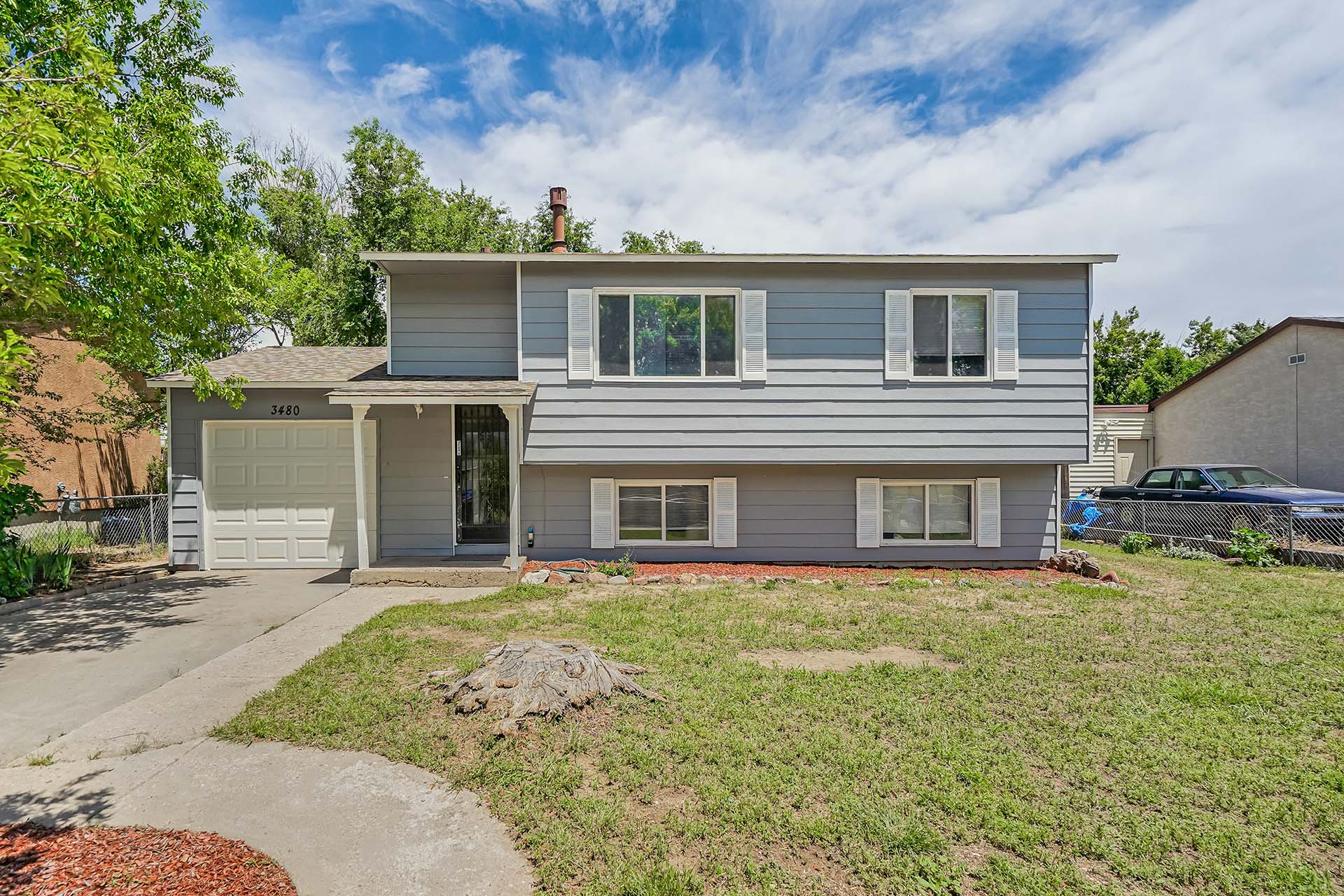 3480 Colony Hills Rd presented by Skip Raynor FēD