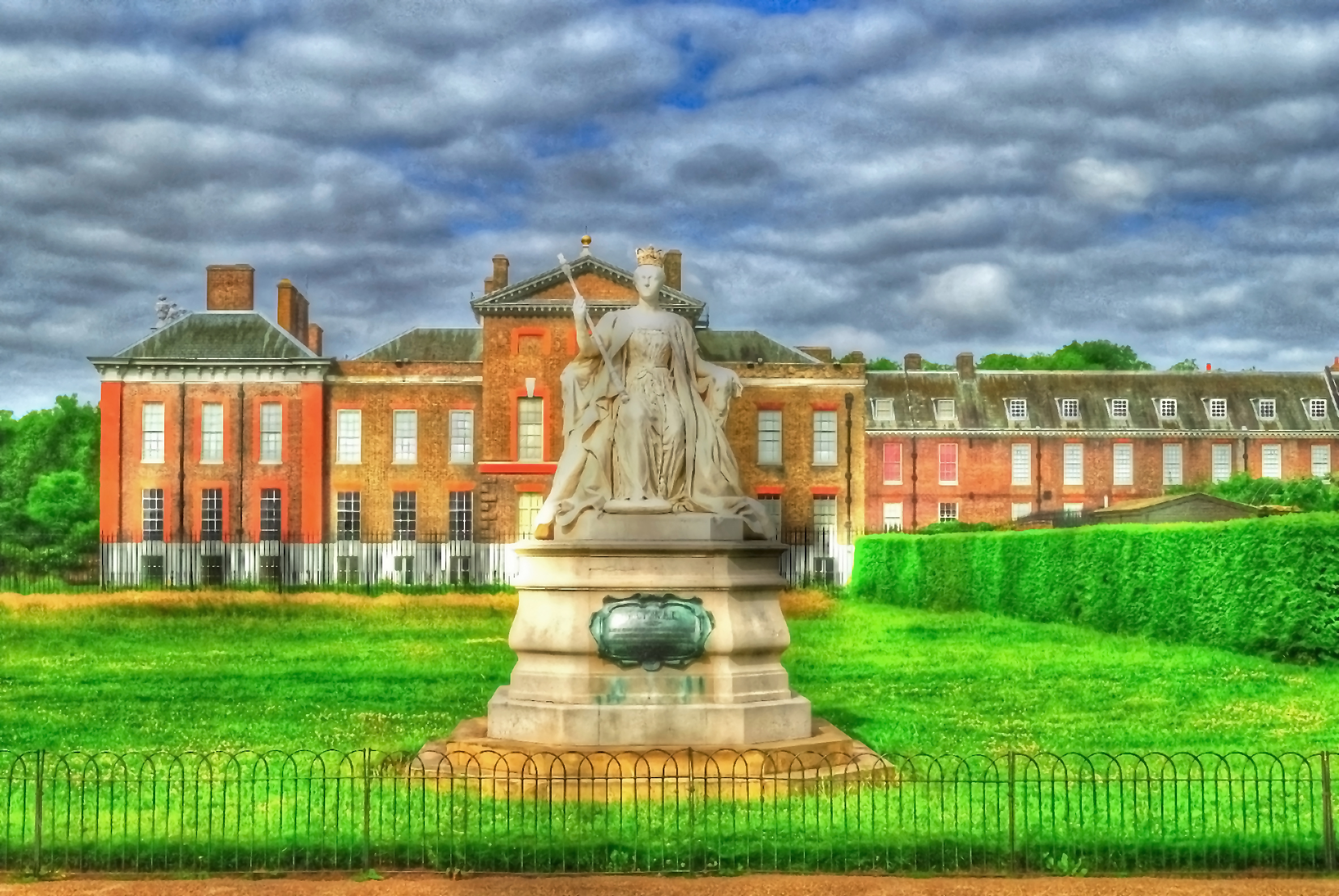 Queen Victoria Statue by philb2012 Image Abyss