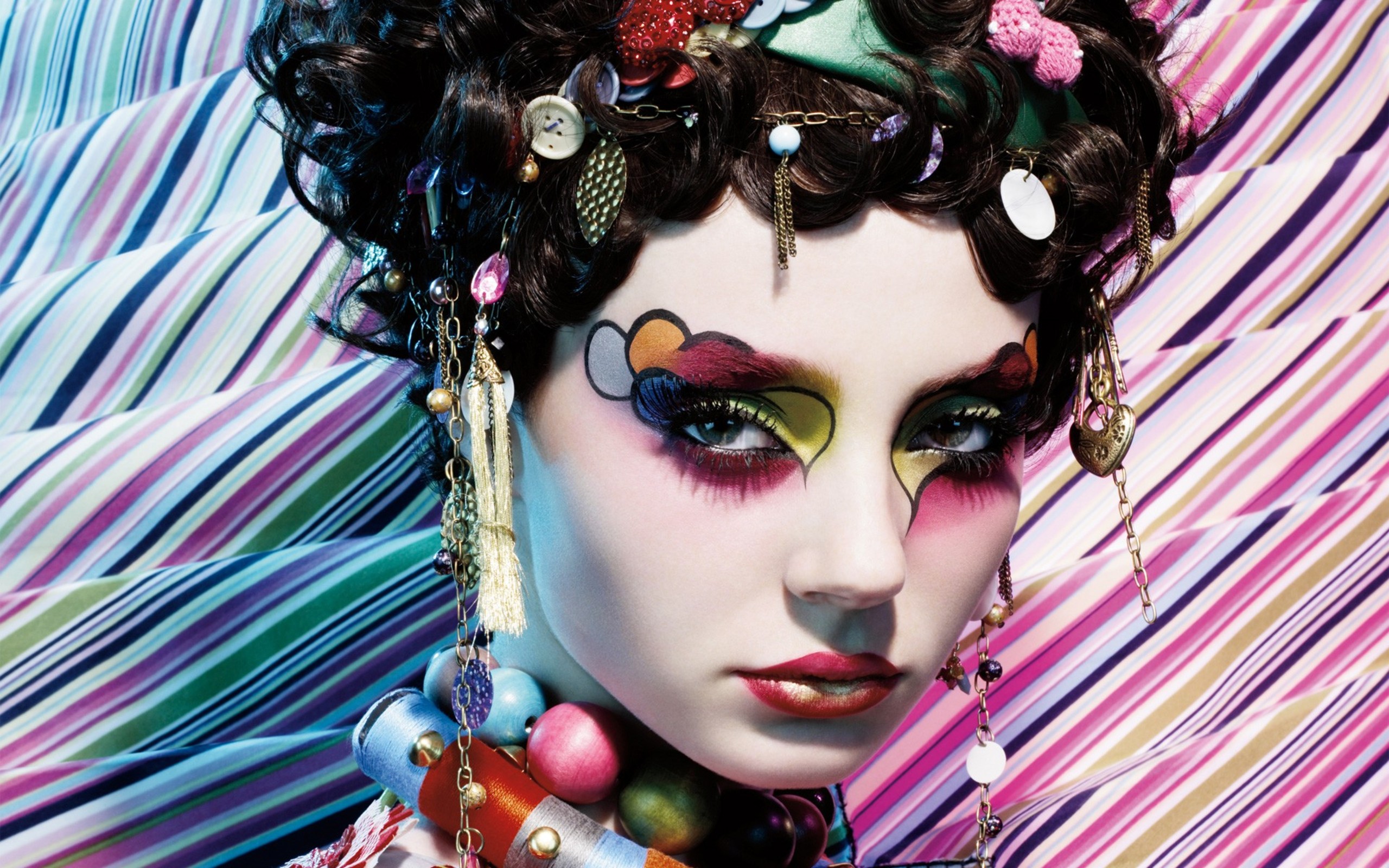 crazy eye shadow Image Abyss