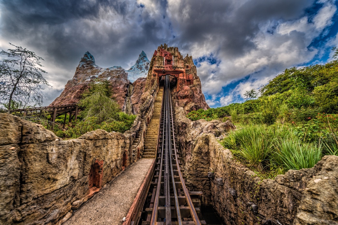 Disney World's Mount Everest expedition Image Abyss