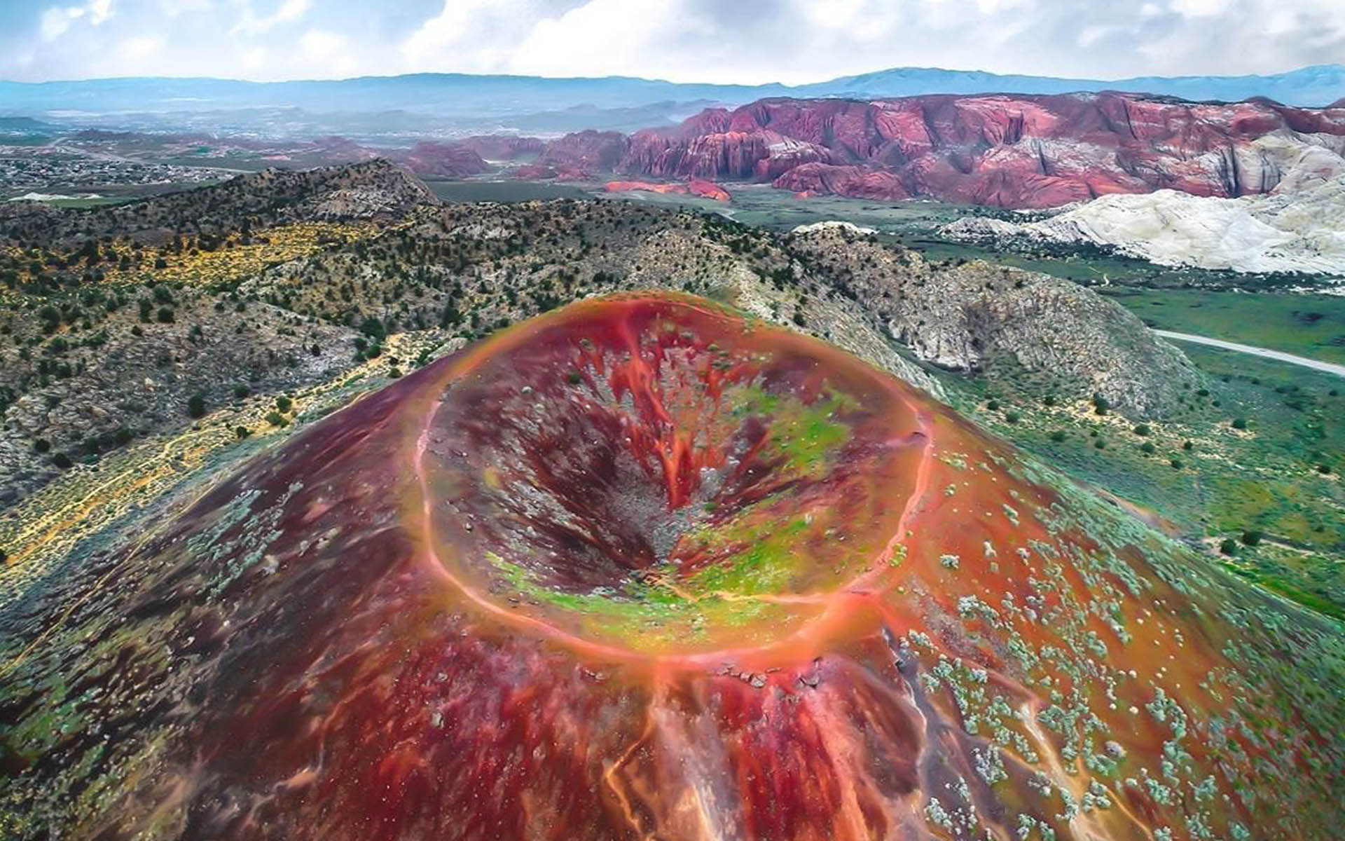 Cinder Come Volcano in Utah, USA Image Abyss