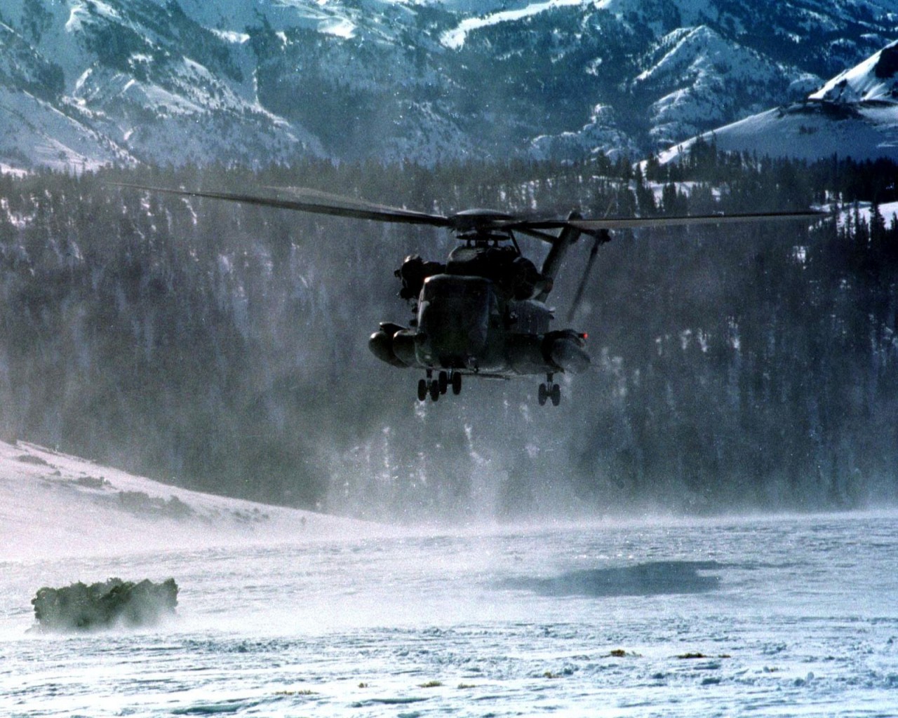 Military Chopper Landing Image Abyss