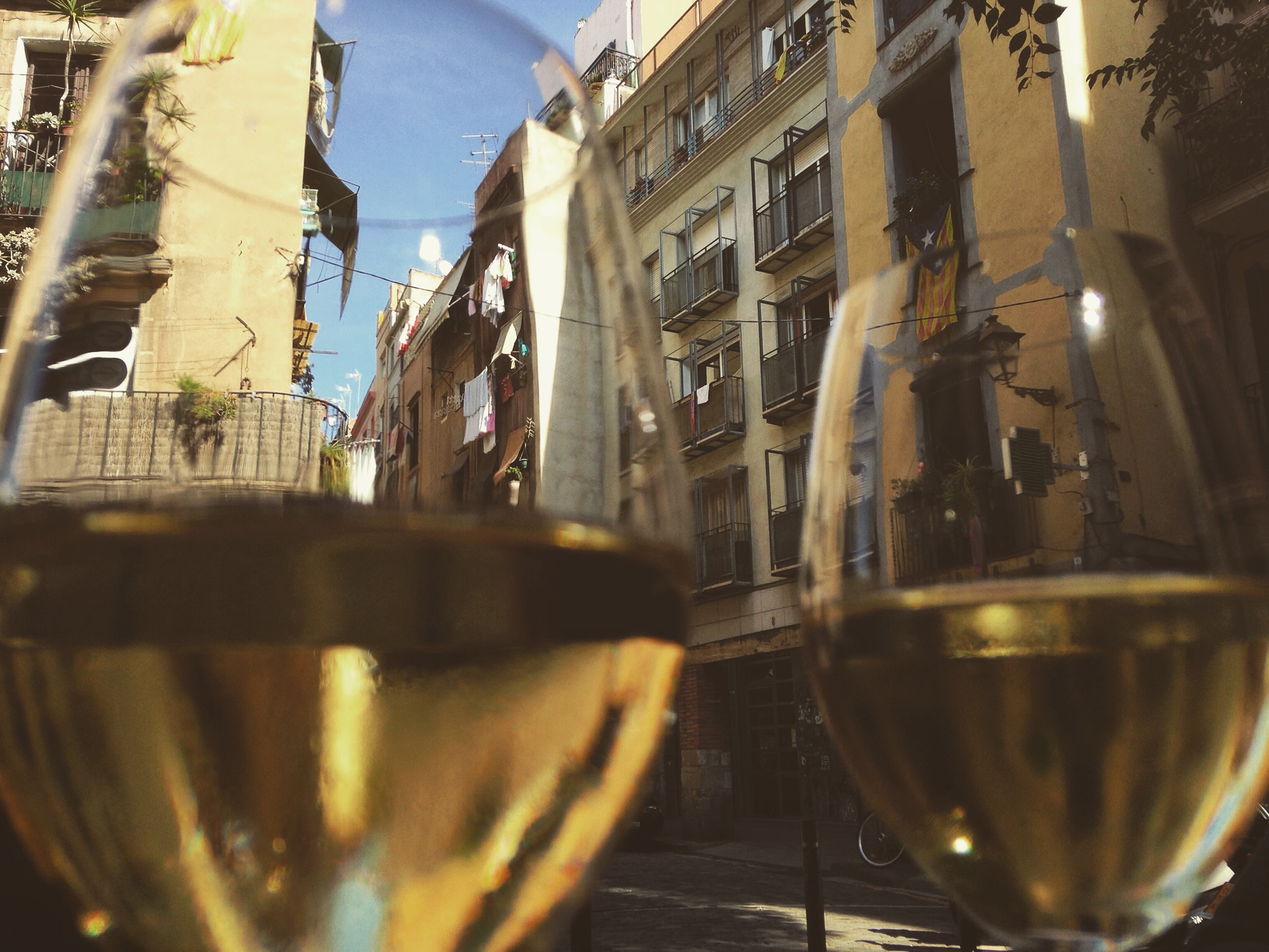 Best bars & drinks in Barcelona. Pickapictour