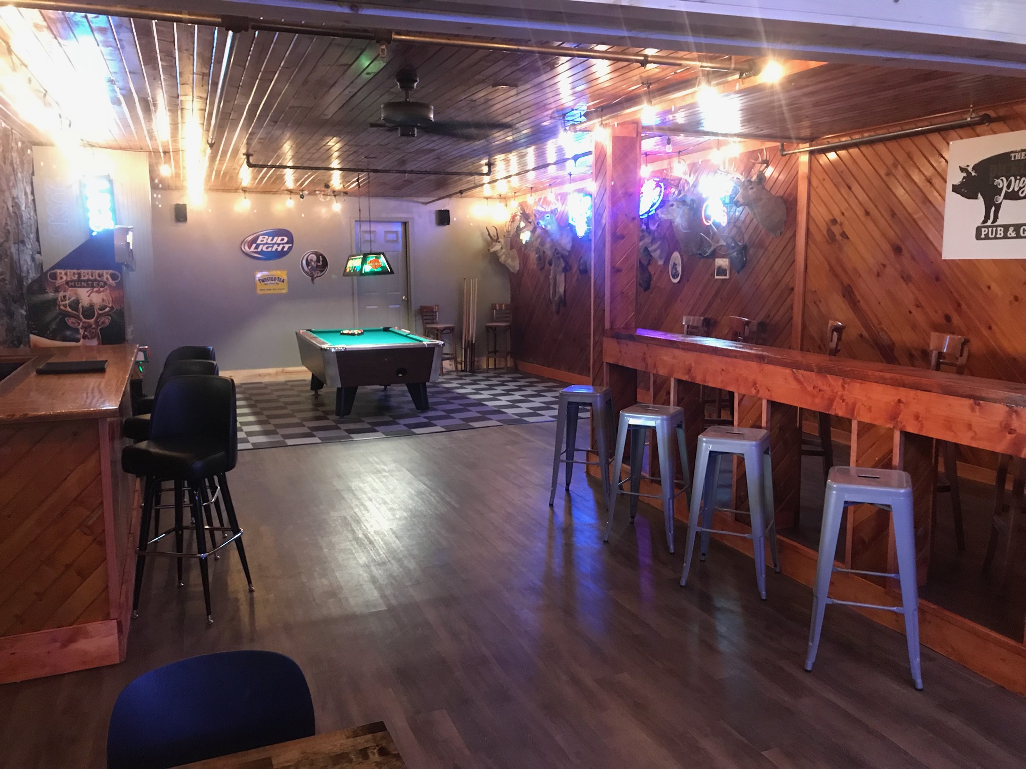 The Pickled Pig Pub and Grub Restaurants in Jordan, MN