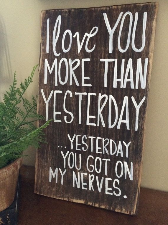 10 Rustic DIY Pallet Signs for the Home • Picky Stitch