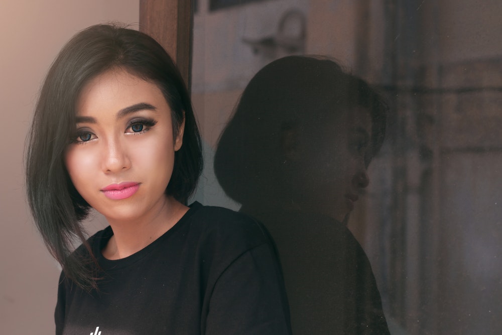 Asian woman with blue eyes PICNOI