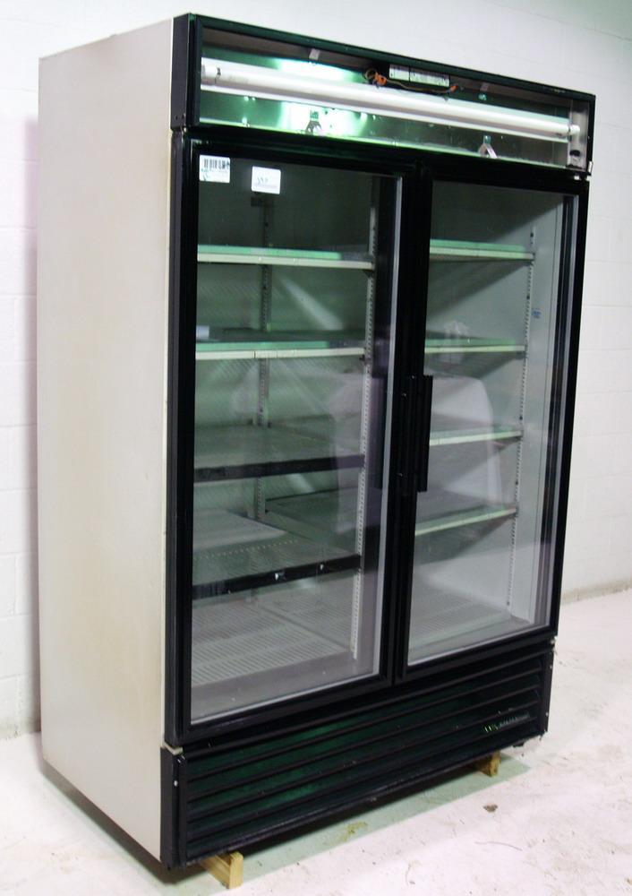 Used True GDM49 White Glass 2 Door Display Refrigerator Cooler Reach