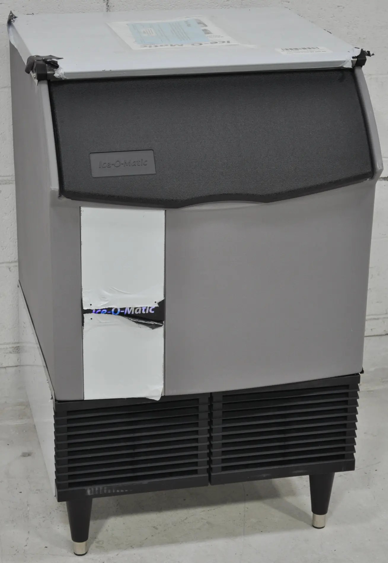 Ice-O-Matic ICEU220HA 238lb Half-Size Cube Ice Machine Self Contained