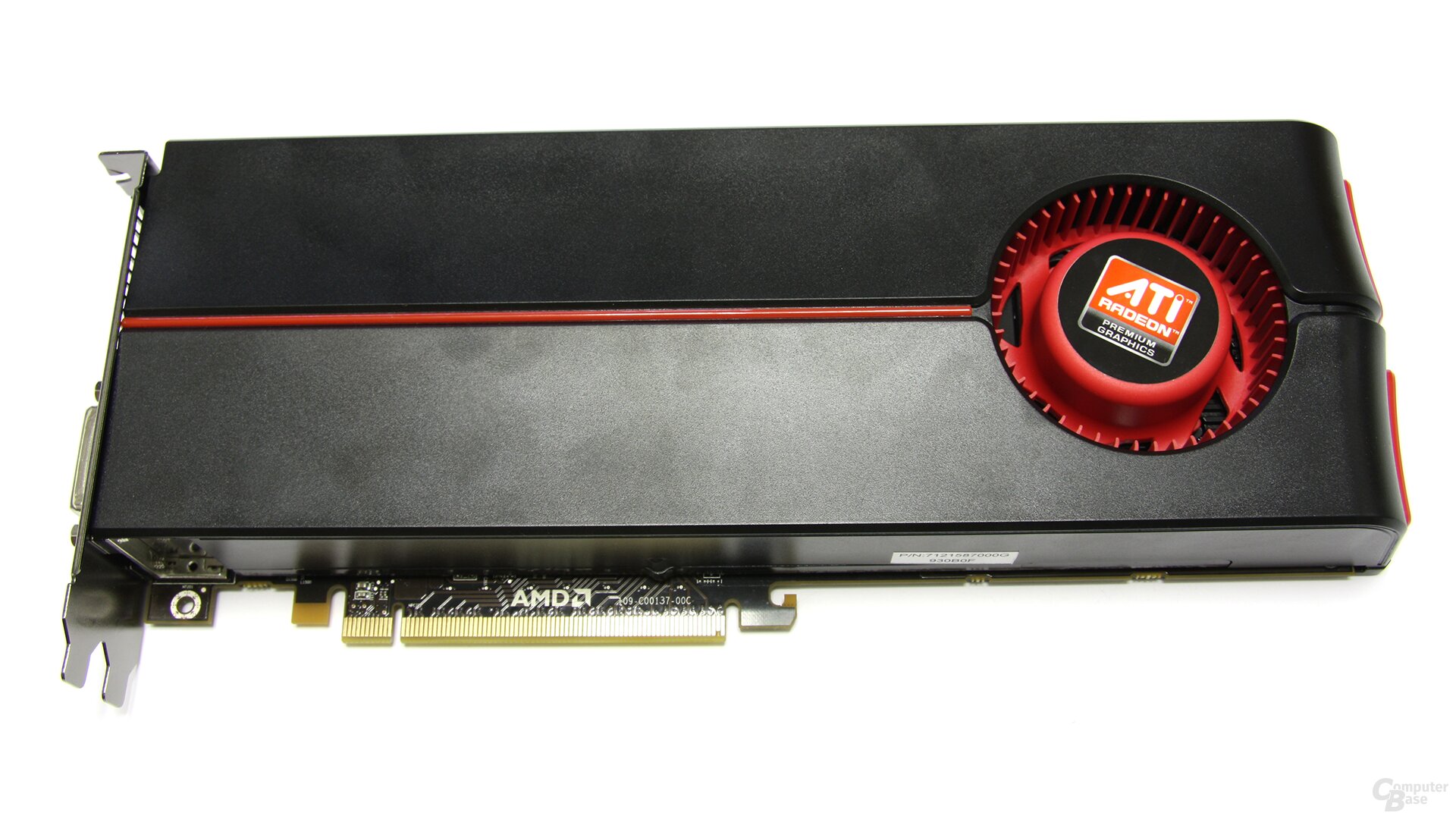C\B_retro\Ausgabe_50\ Die ATi Radeon HD 5870 mit der ersten DirectX